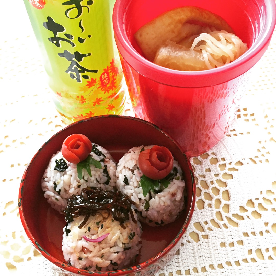 おでんとおにぎり弁当