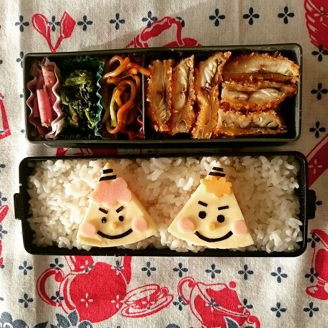 三角チーズで鬼さん弁当