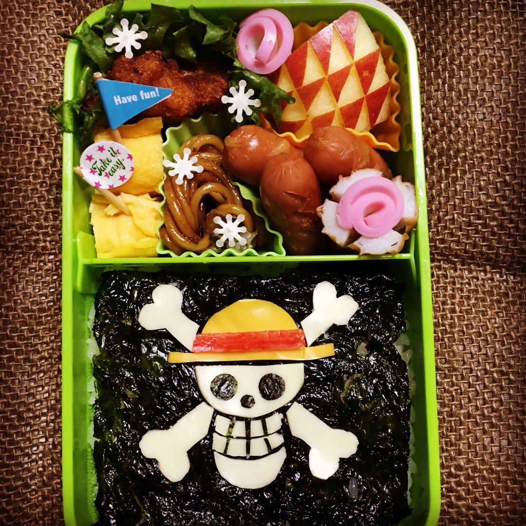 息子のお弁当 麦わら海賊団の旗
