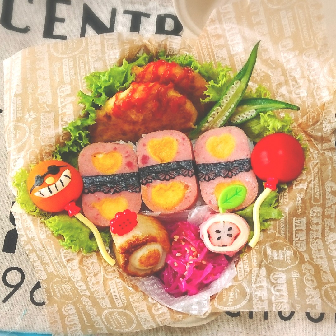 ソーセージと卵のおにぎり弁当🎵