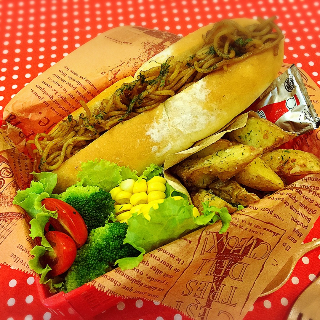 やきそばパンとのり塩ポテトボックス