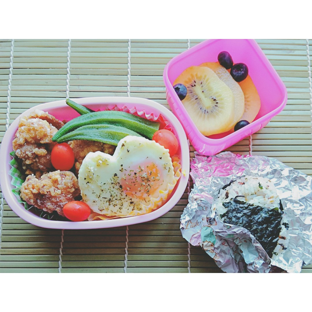 目玉焼き&唐揚げ弁当