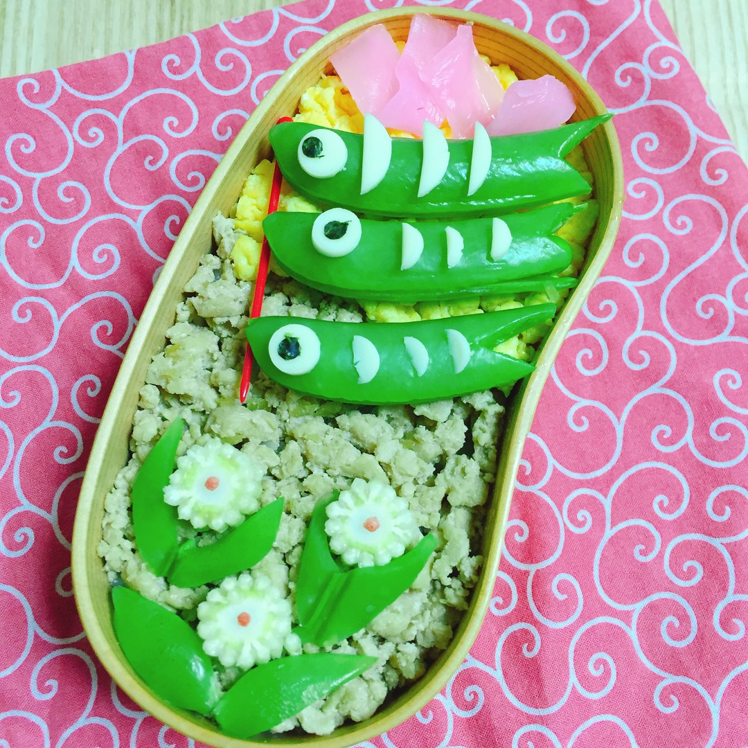 そぼろこいのぼり弁当