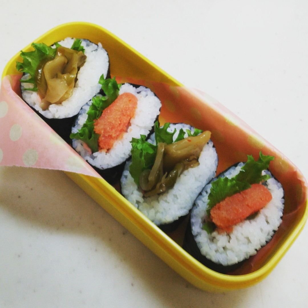 ハーフサイズの飛び出すおにぎらず