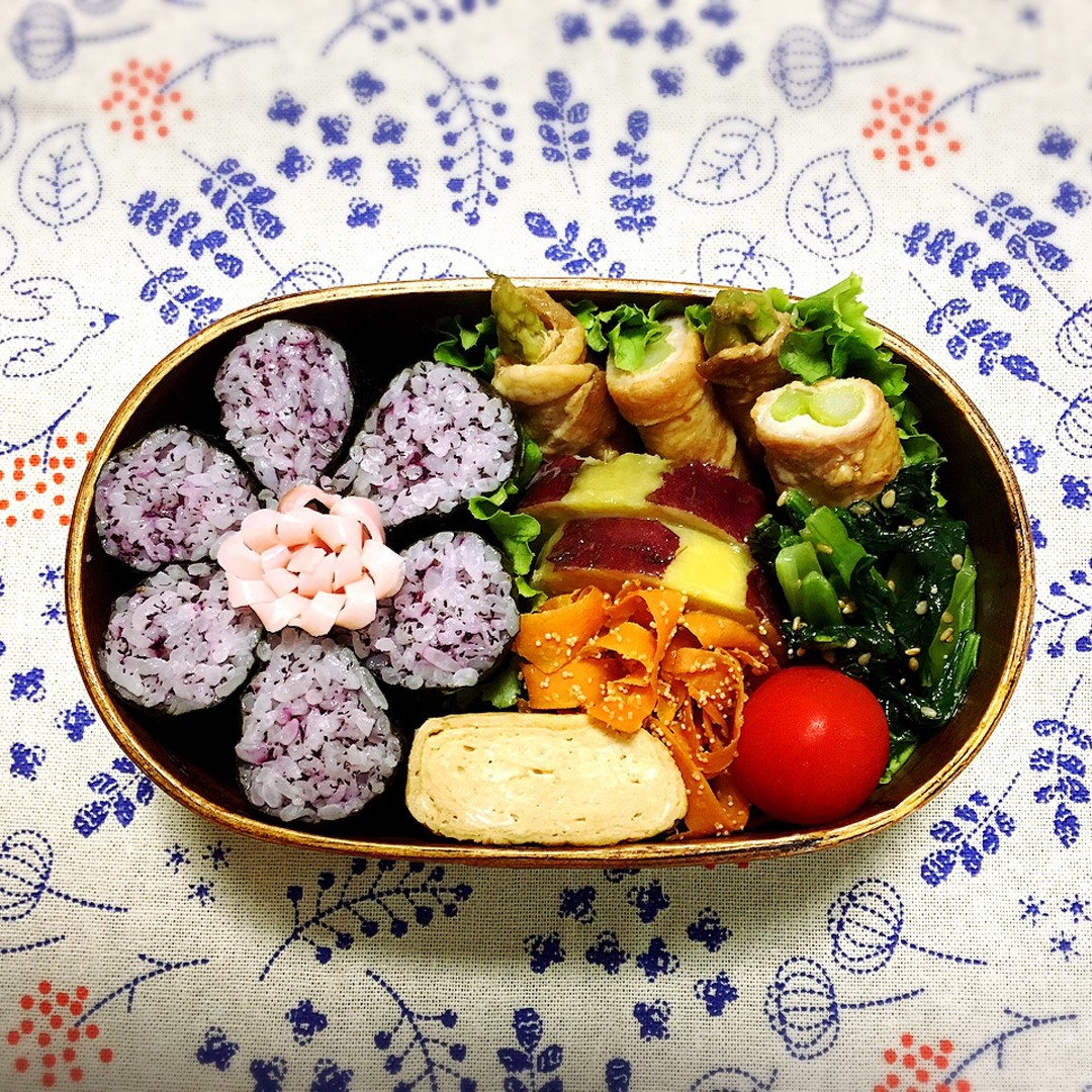 海苔巻かずとアスパラ肉巻き弁当♫