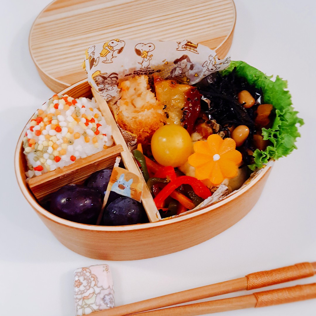 ぶぶあられおにぎり弁当