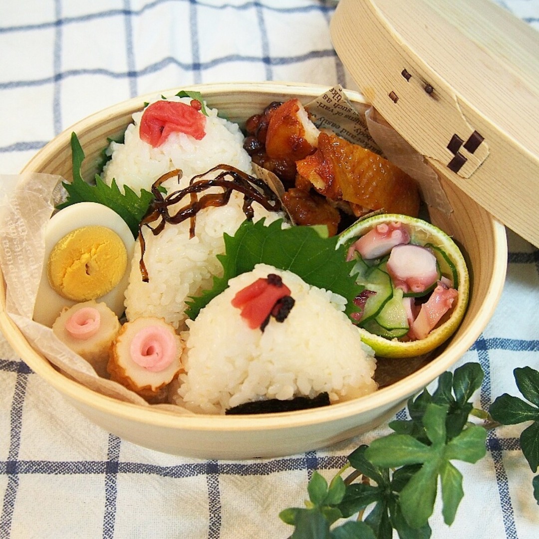 おにぎり弁当