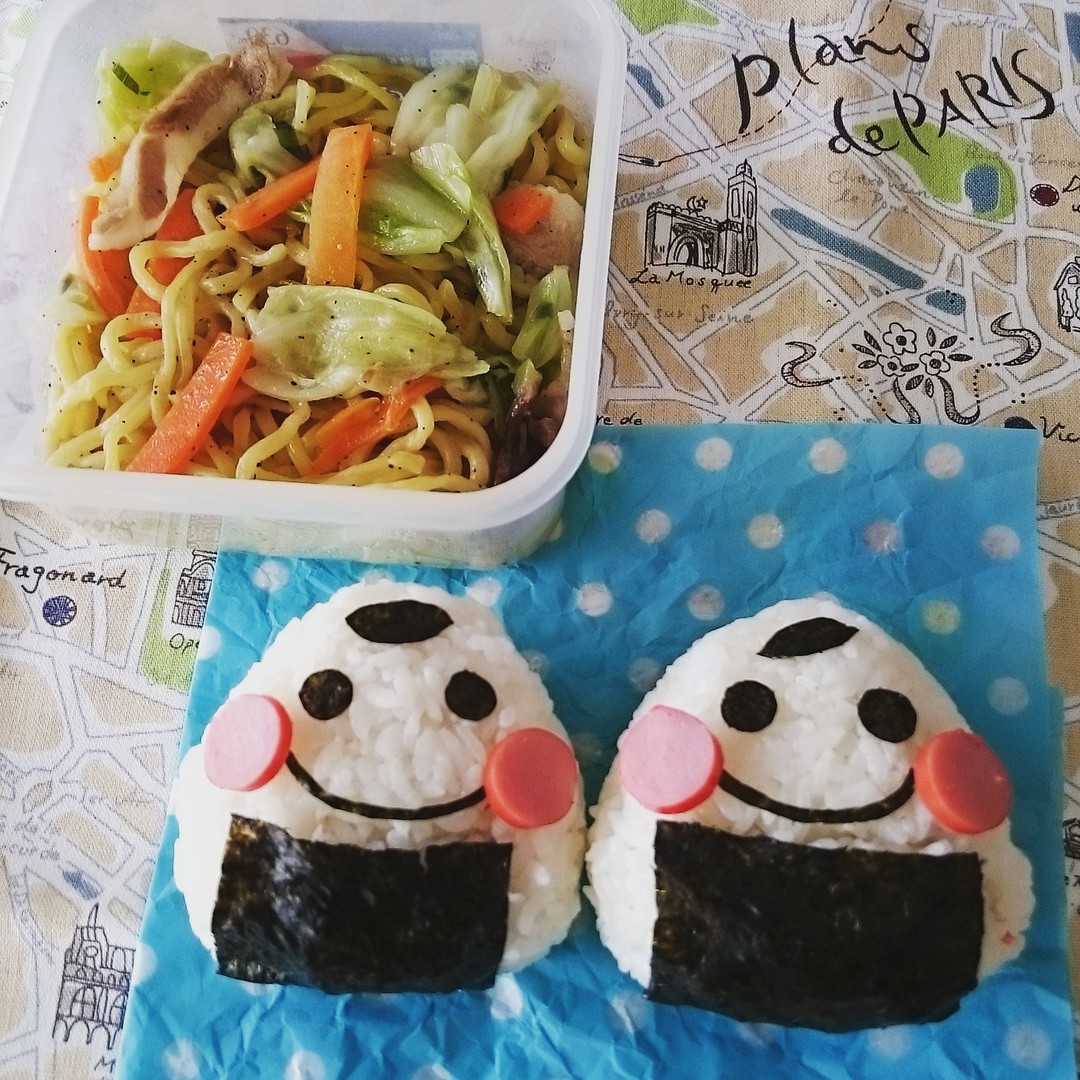 塩焼きそば&おにぎりくん弁当