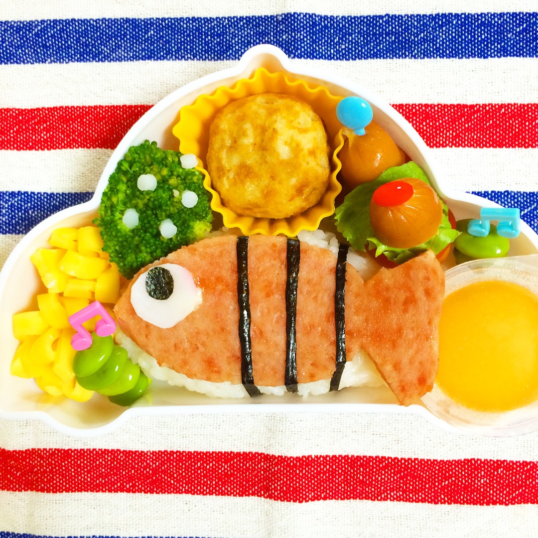 スパムでお魚おにぎり♪