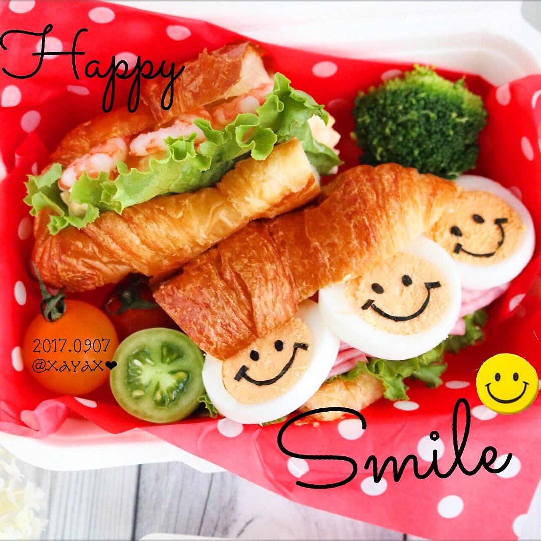 スマイリー😋クロワッサンサンド弁当🥐