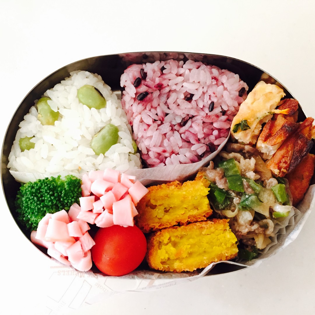 発芽大豆と黒米のおにぎり弁当