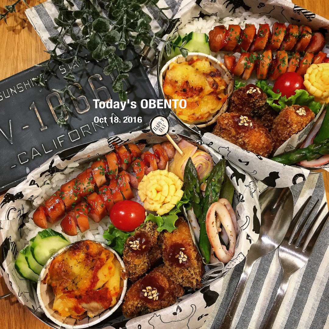 ぐるぐるソーセージと鮭フライ弁当