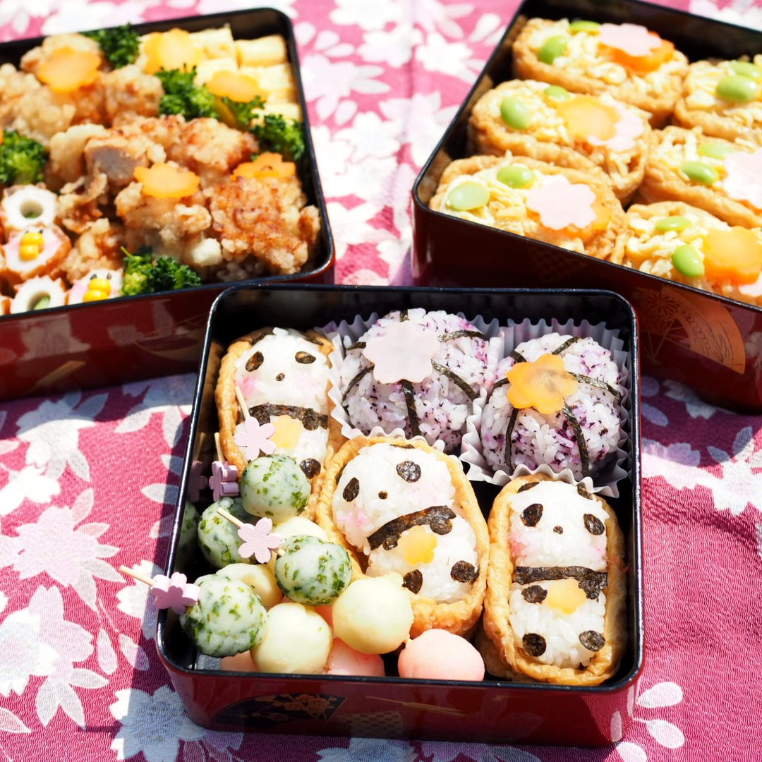 パンダいなり寿司のお花見弁当