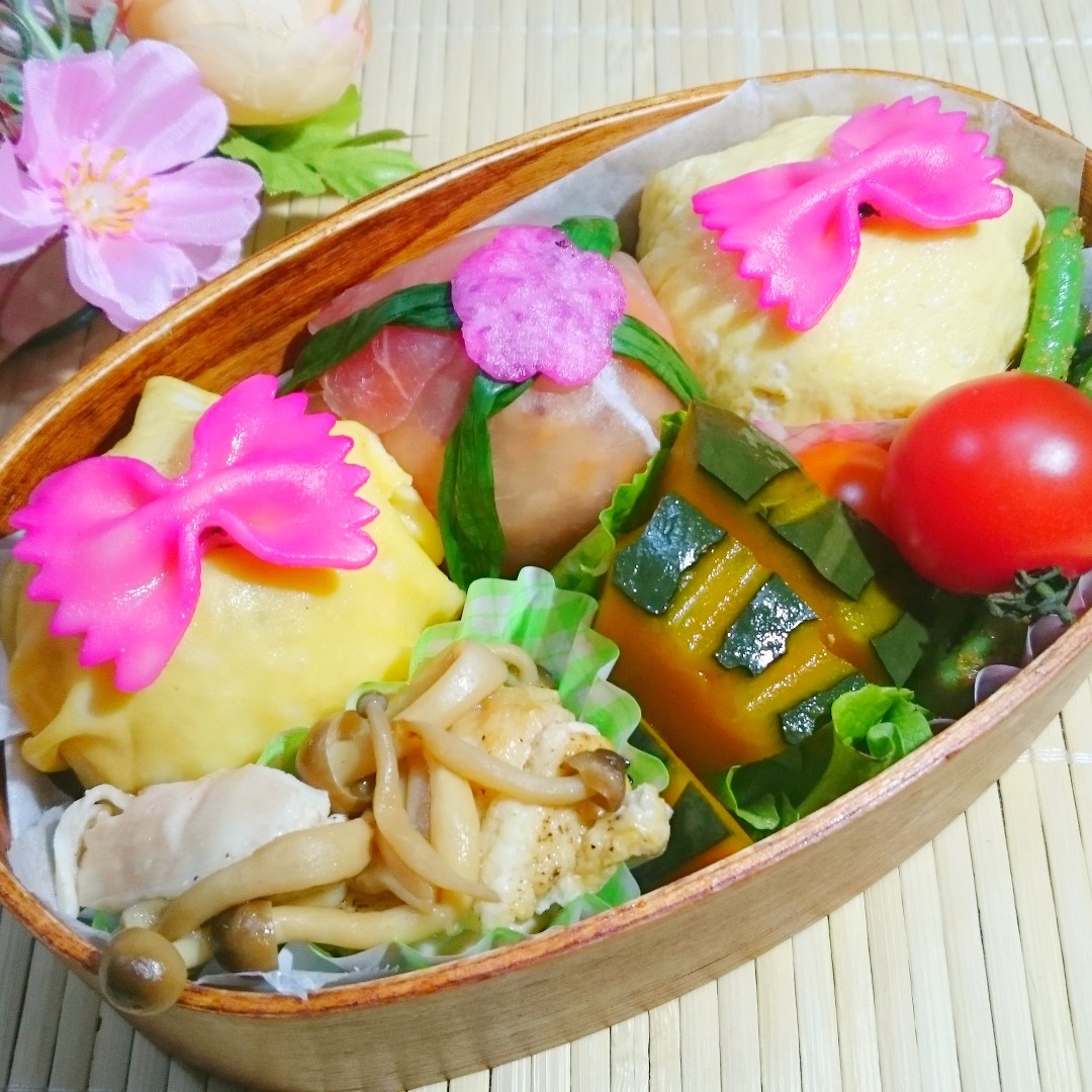 玉子と生ハムの手まりおにぎり弁当