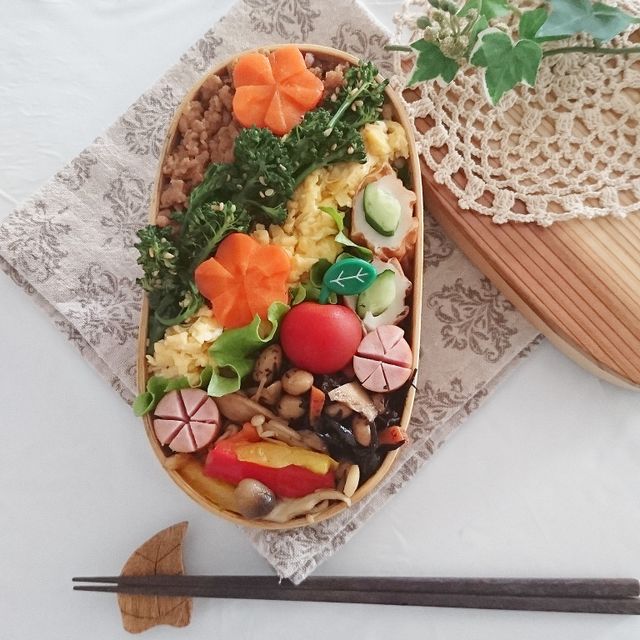 三色そぼろ弁当