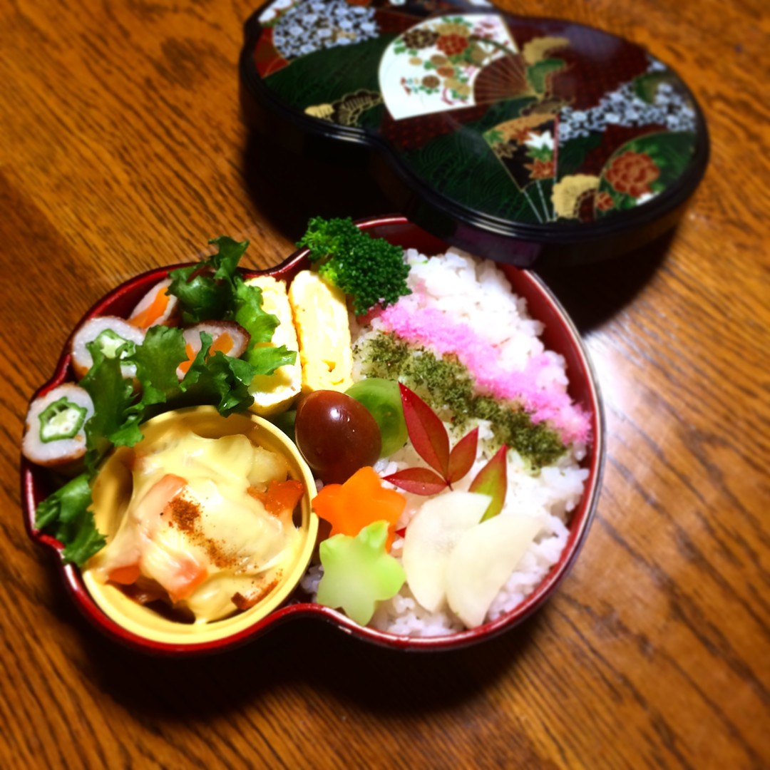 肉巻きと肉じゃがチーズのお弁当
