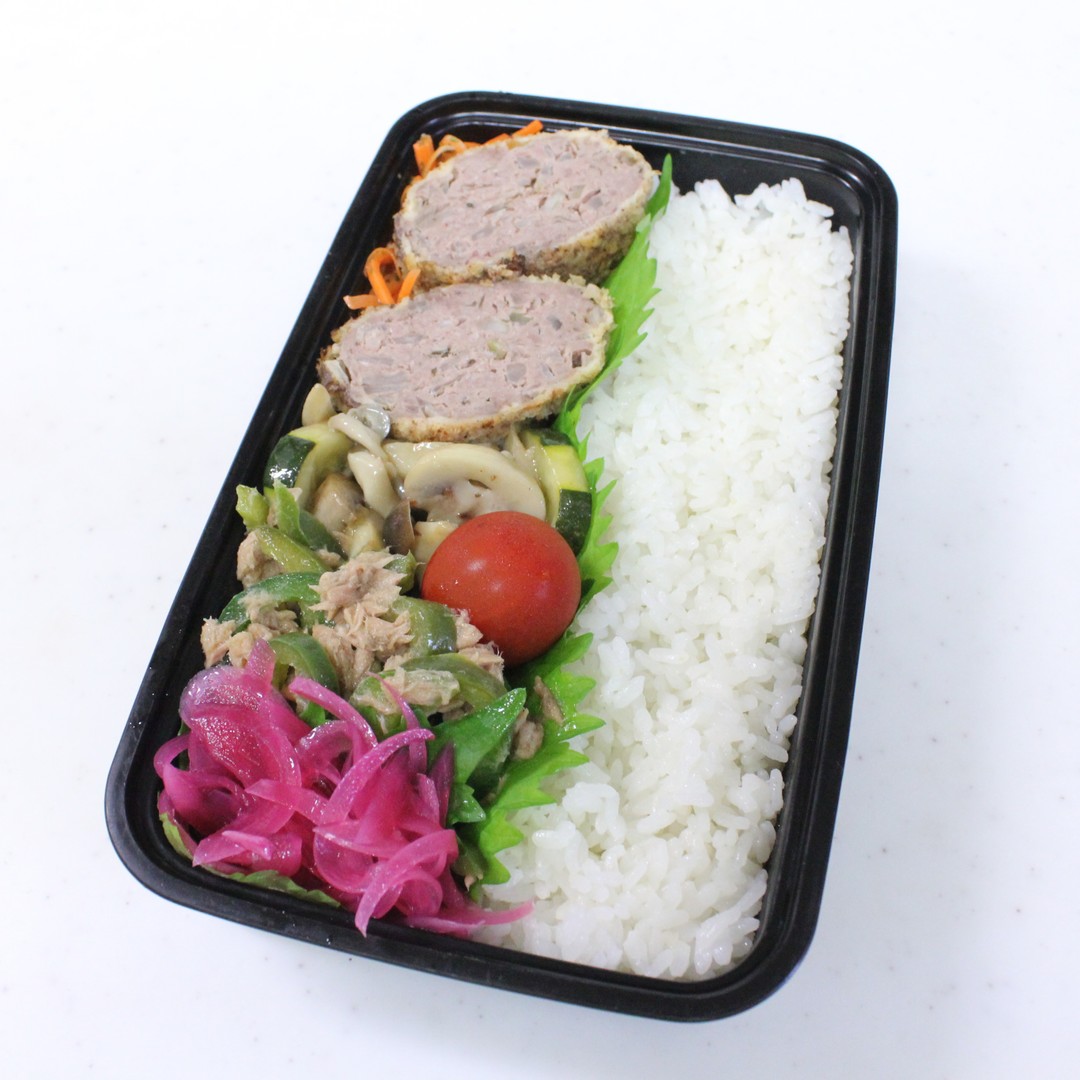 メンチカツどーーんお弁
