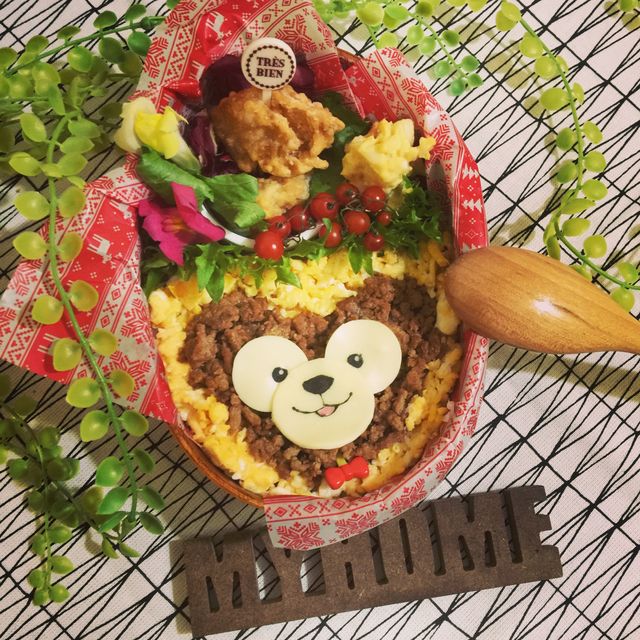 ダッフィーのそぼろ弁当
