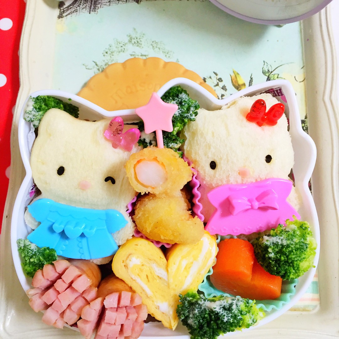 簡単★セリアのお弁当グッズでキティちゃん弁当