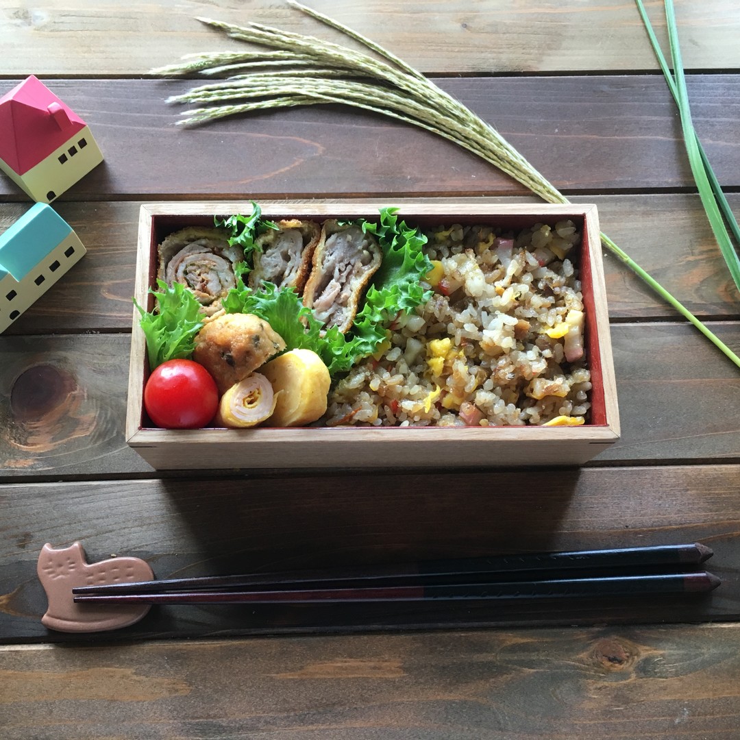 秋刀魚の炊き込みごはんで炒飯弁当
