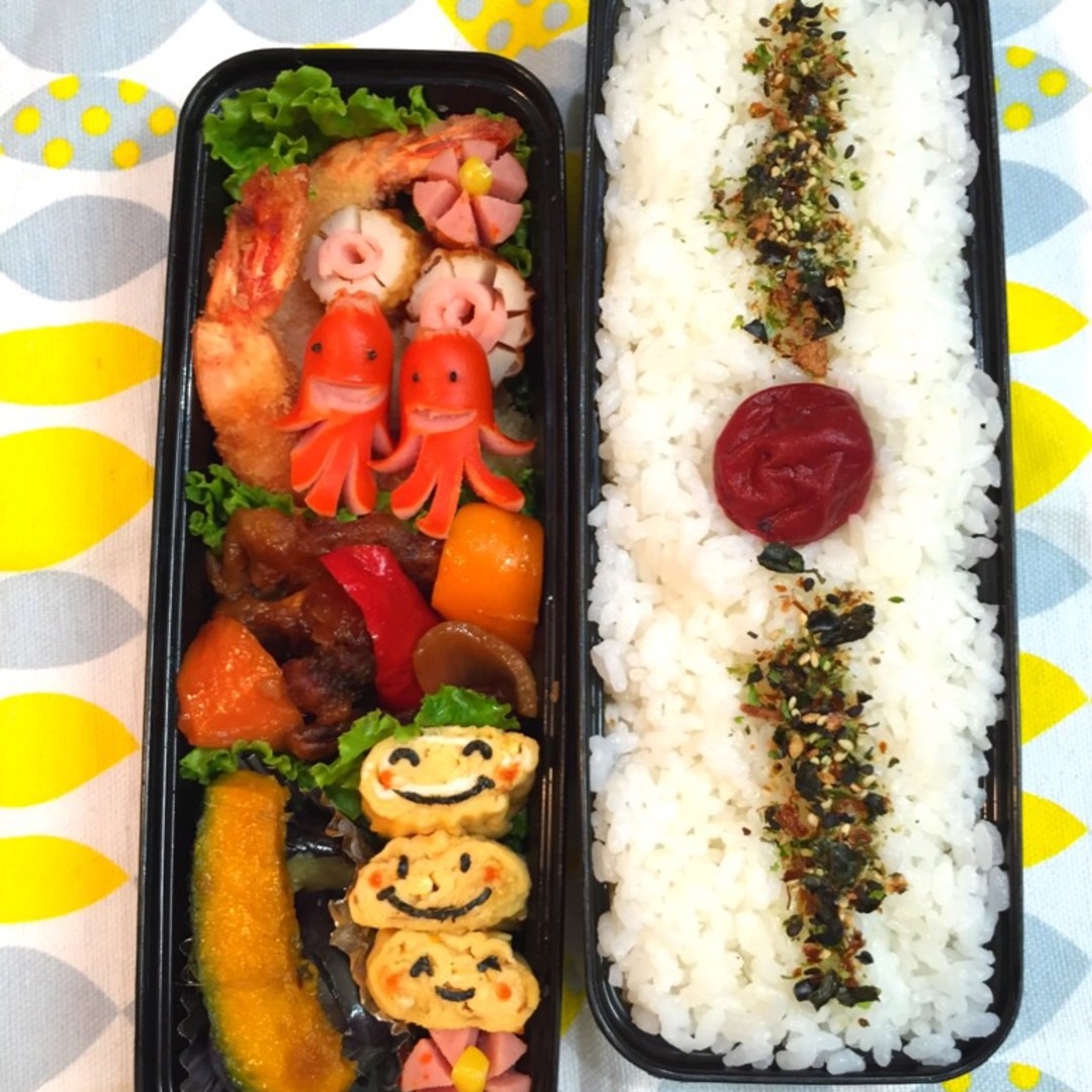 海老フライと卵焼き弁当
