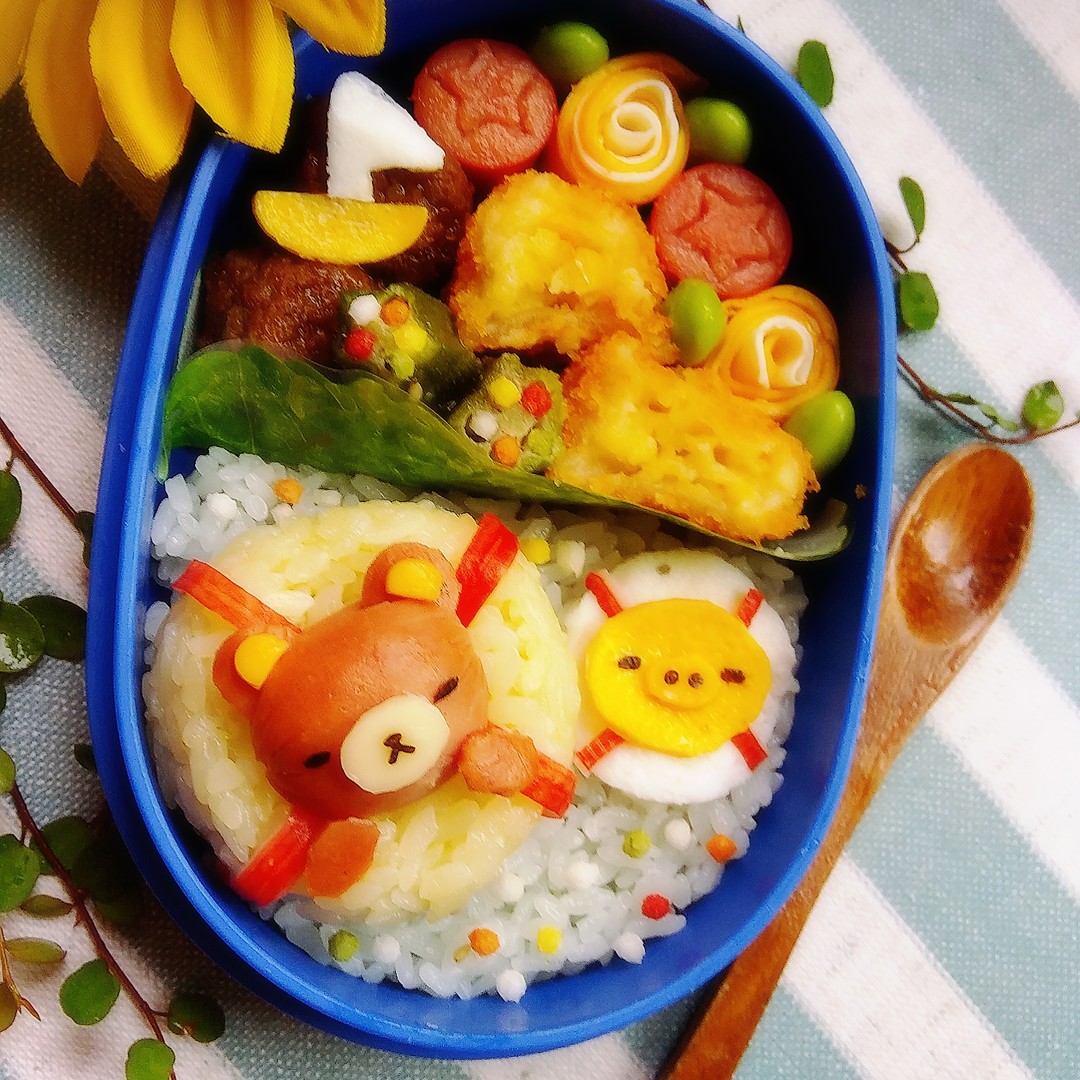 リラックマとキイロイトリ浮き輪ぷかぷか弁当