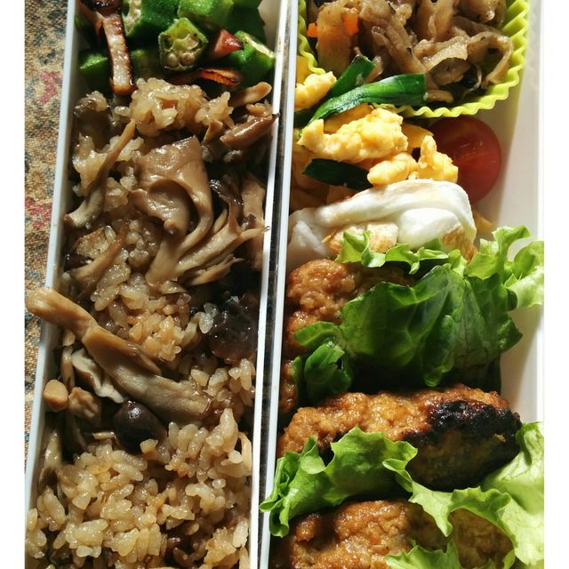 ハンバーグときのこご飯のお弁当