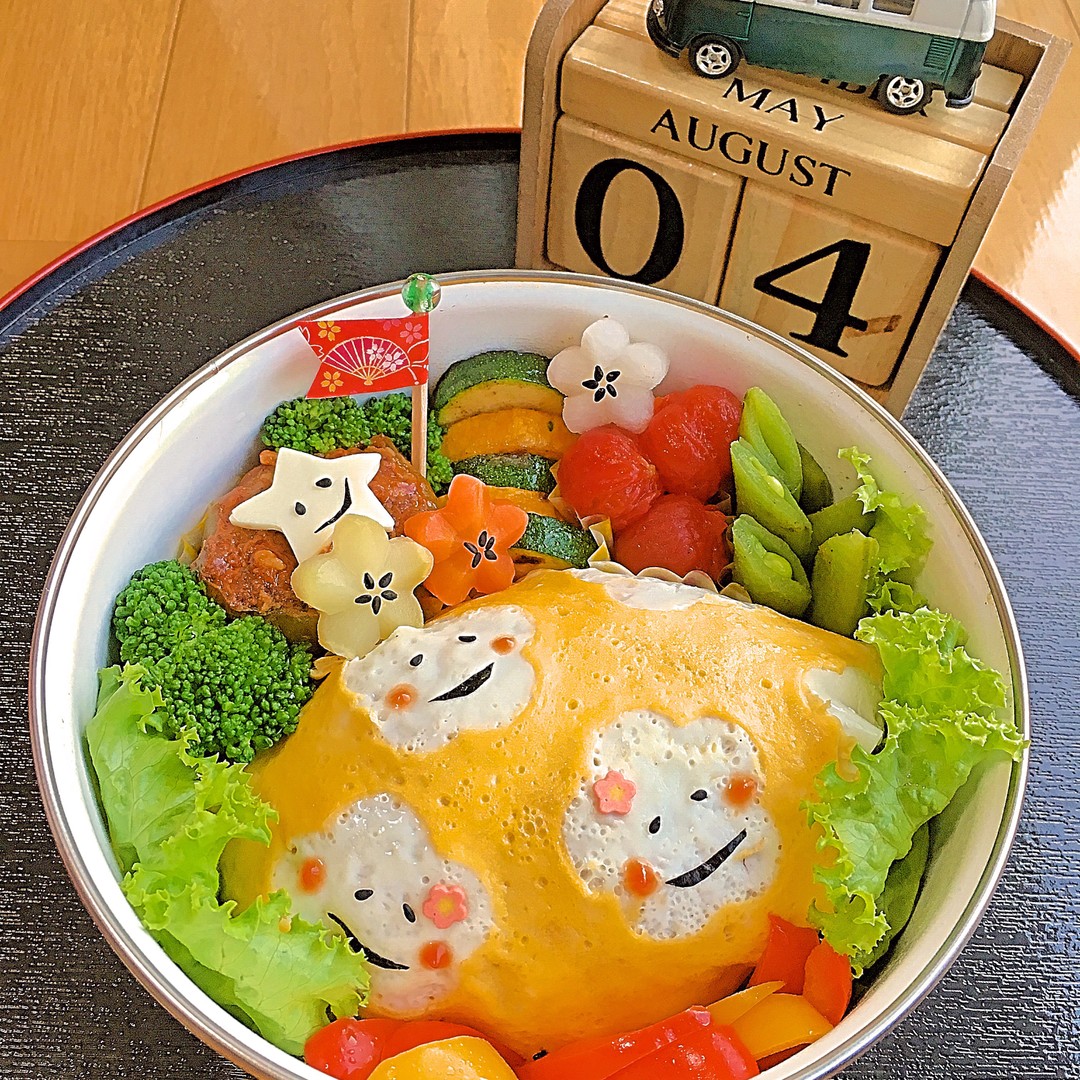 ドット柄オムライス