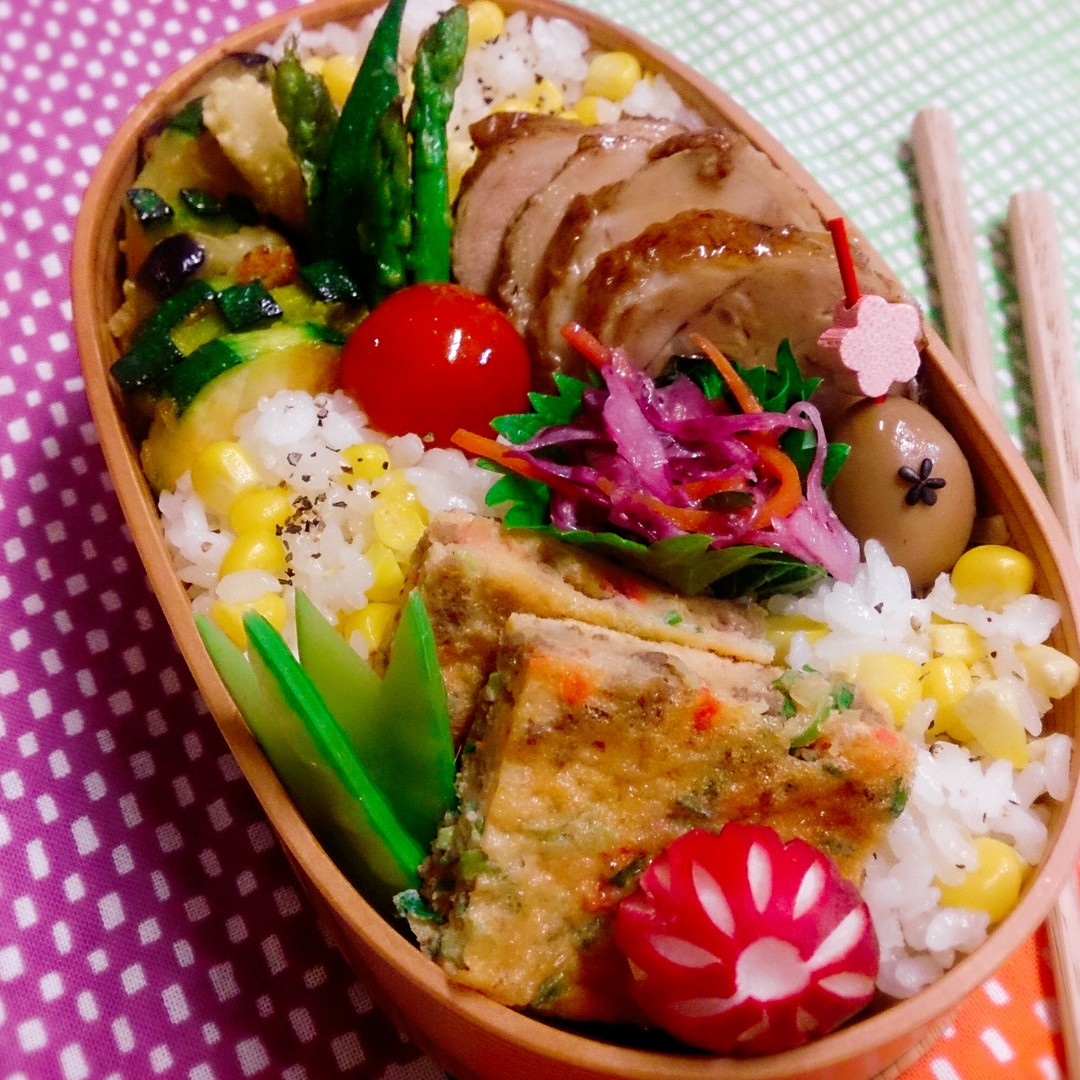 とうもろこしご飯と鶏チャーシュウ わっぱ弁当♪