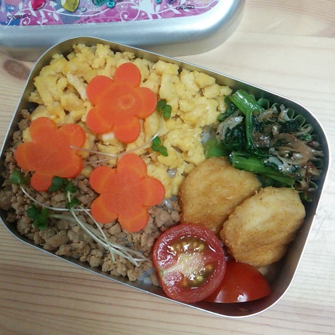 ２色そぼろ弁当