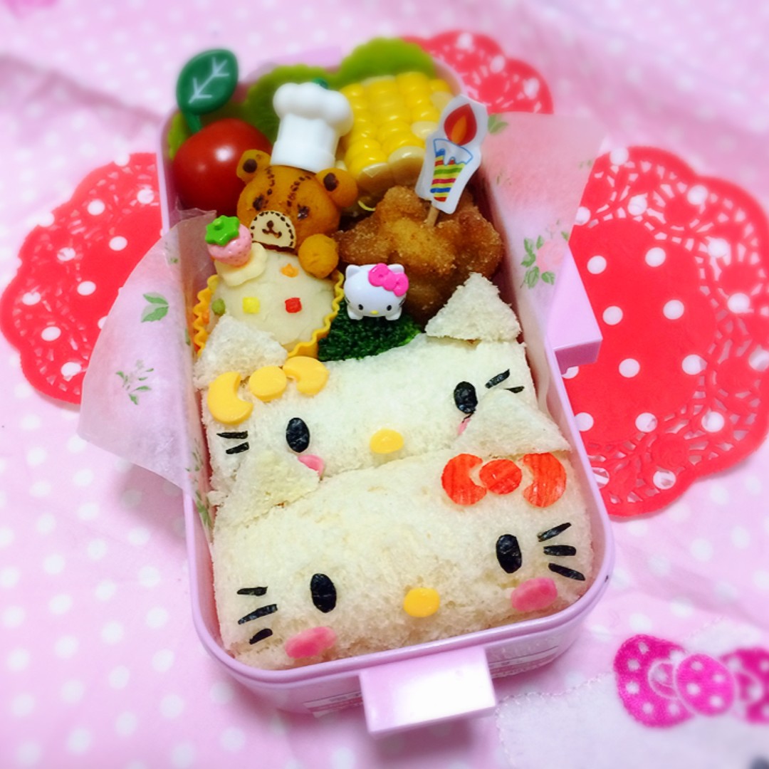 キティちゃん&ミミィちゃんのロールサンド弁当