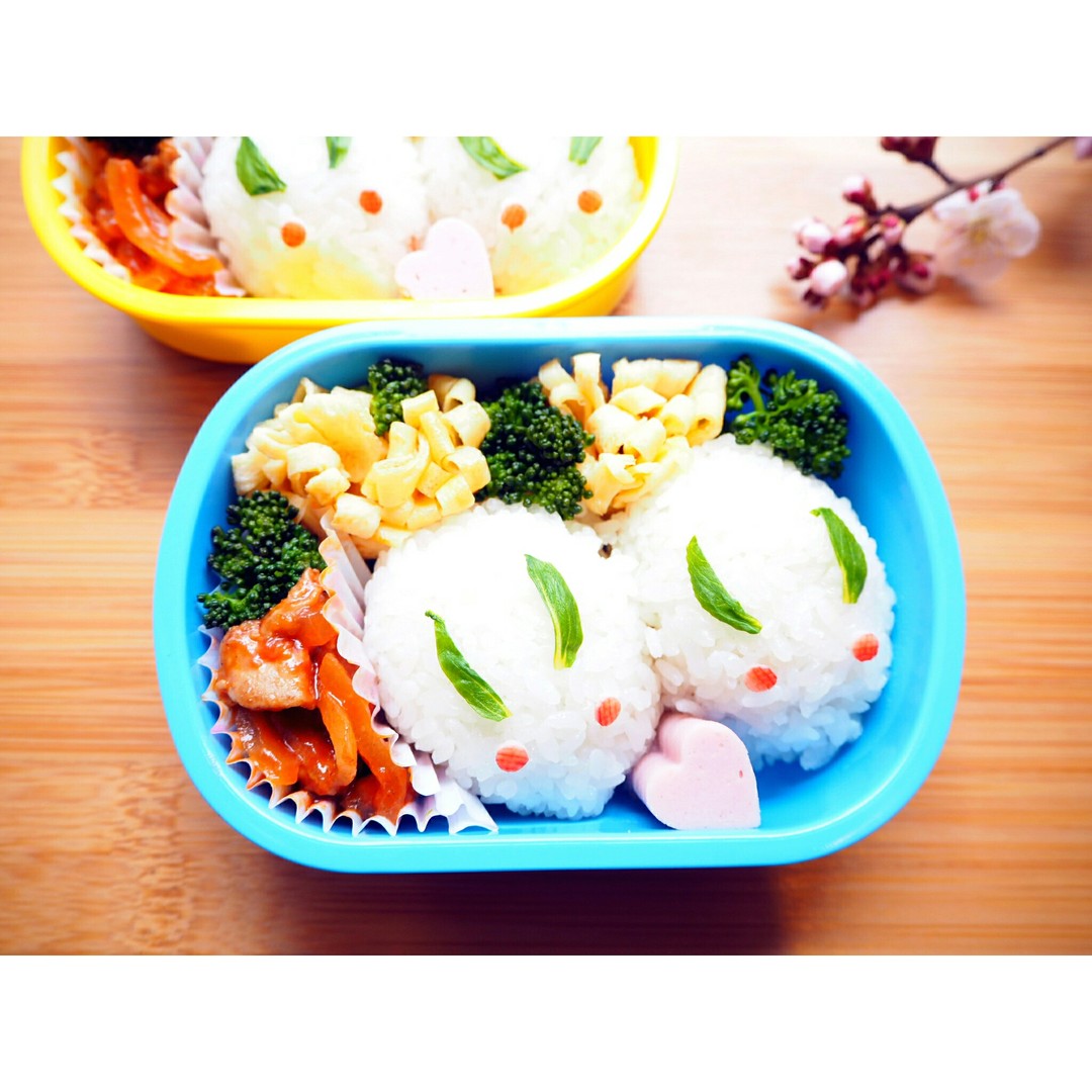 雪うさぎおにぎりのお弁当