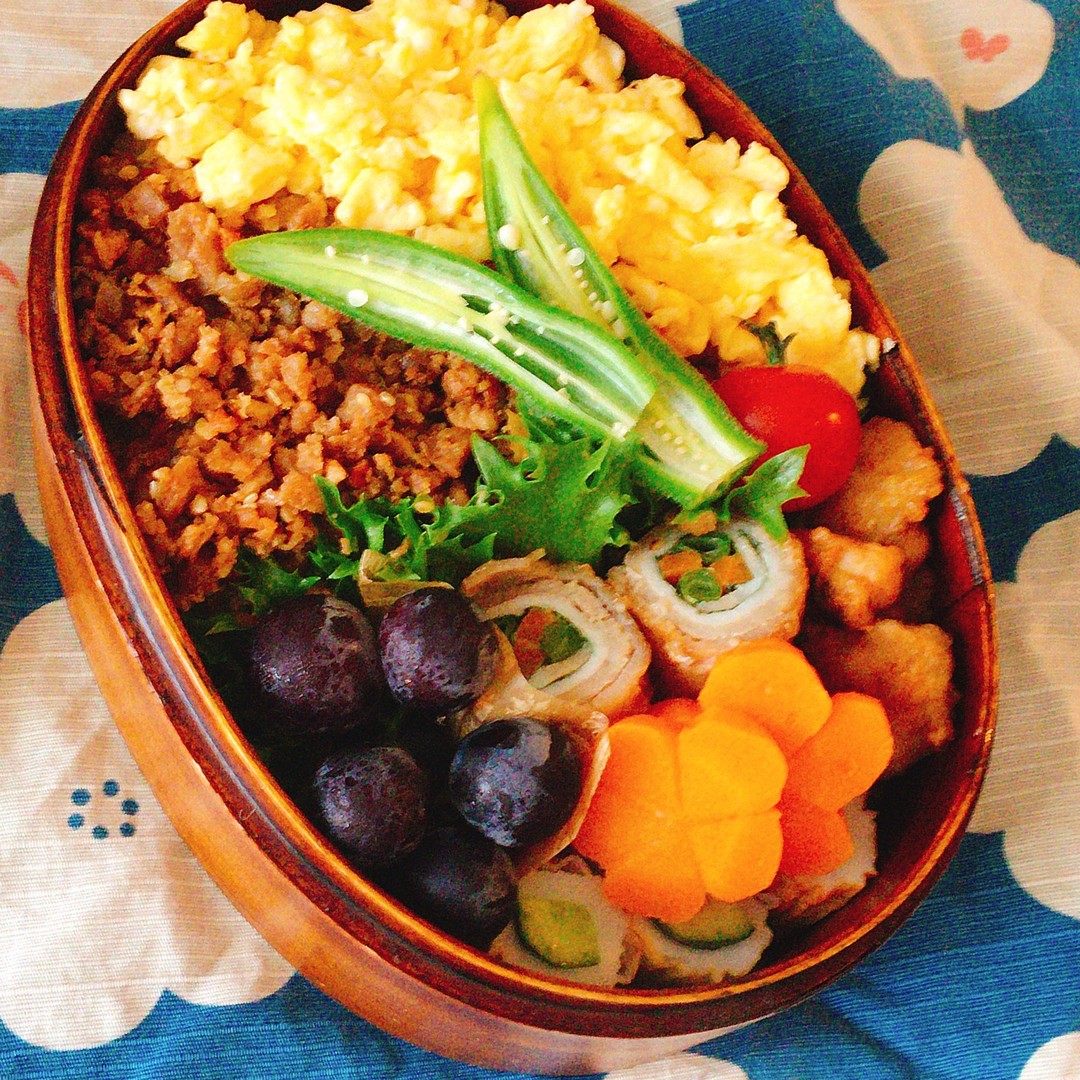 二色そぼろ弁当