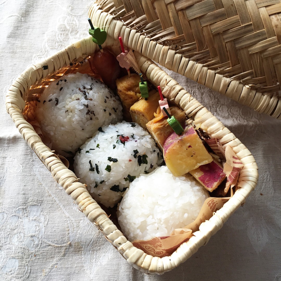 おにぎり弁当