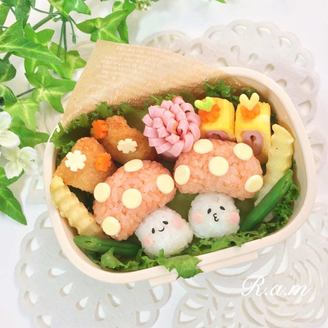 きのこのこのこ🍄おにぎり弁当