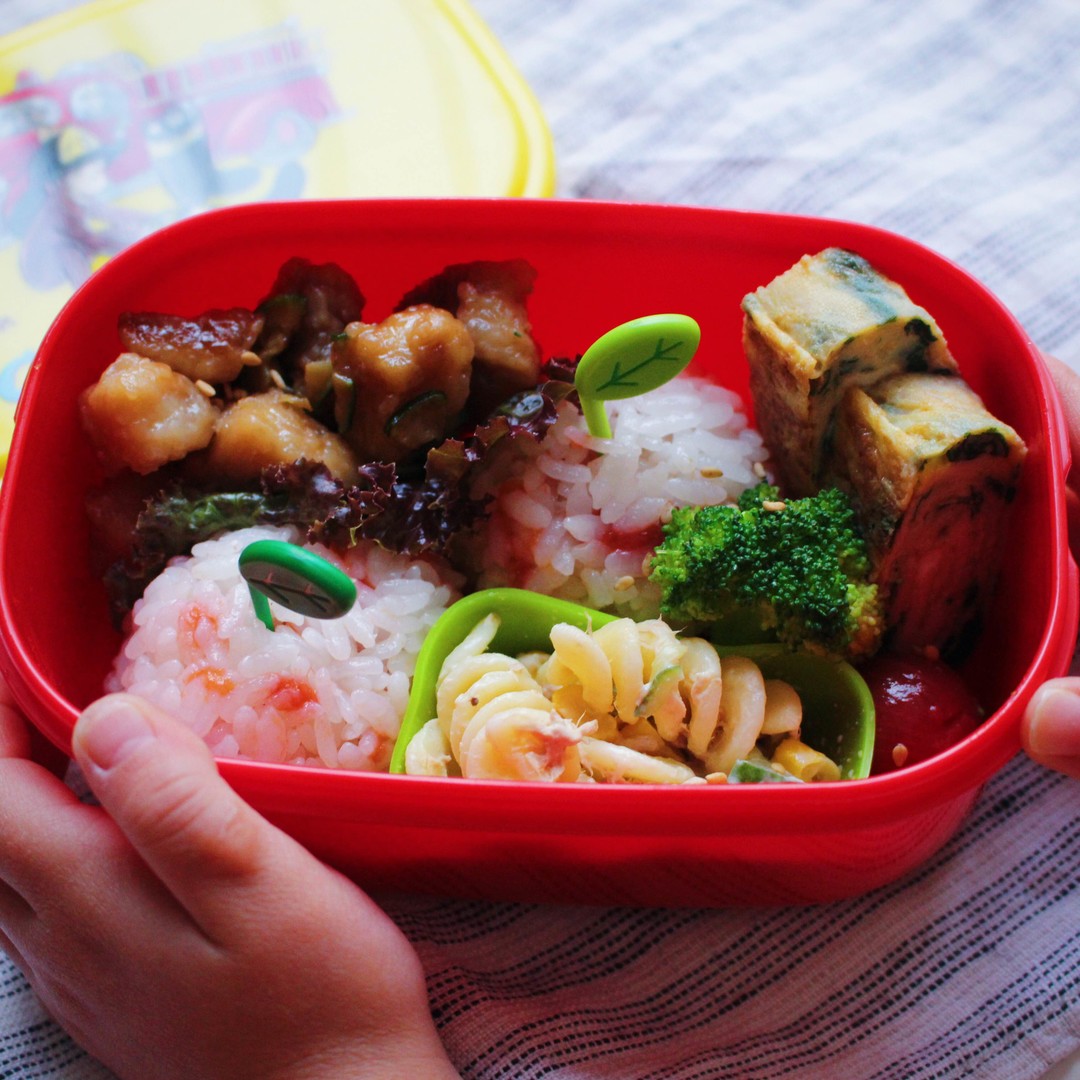 めかじきのソテーとかわいいおにぎり弁当