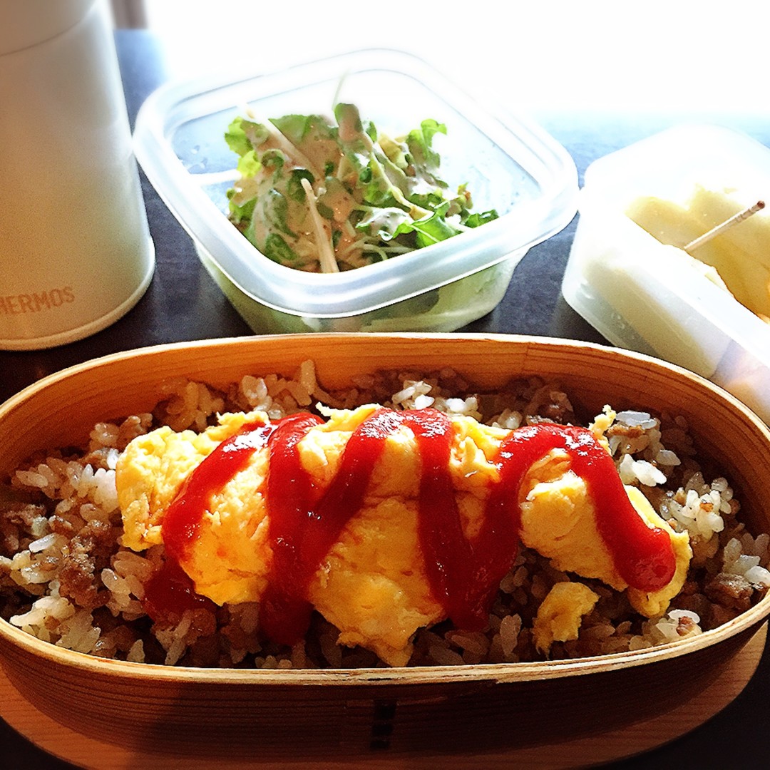 オムライス弁当