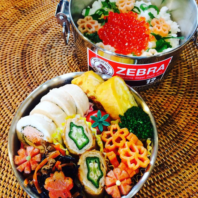 いくらご飯と鶏ささみロール弁当