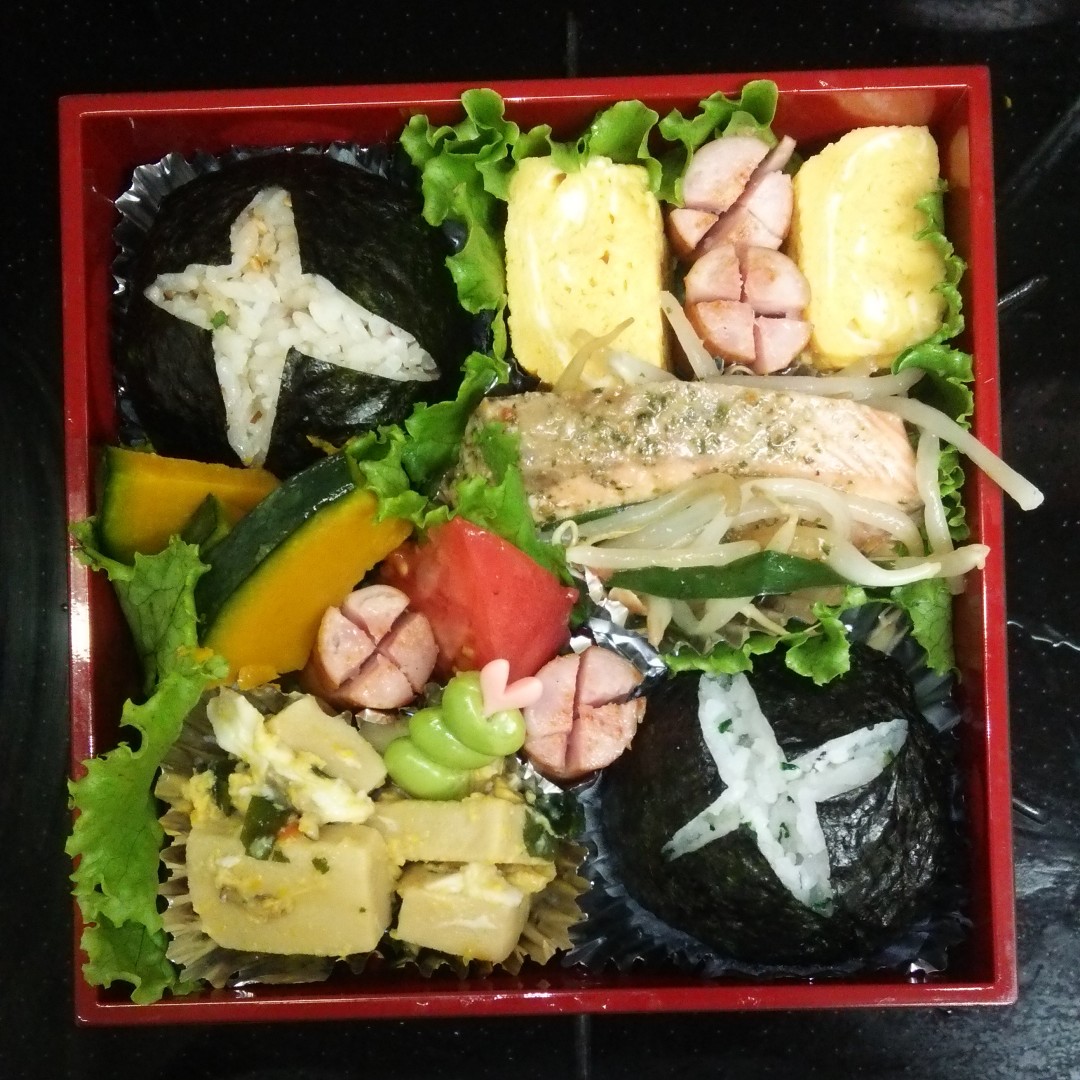 ざくろおにぎりの幕の内♪