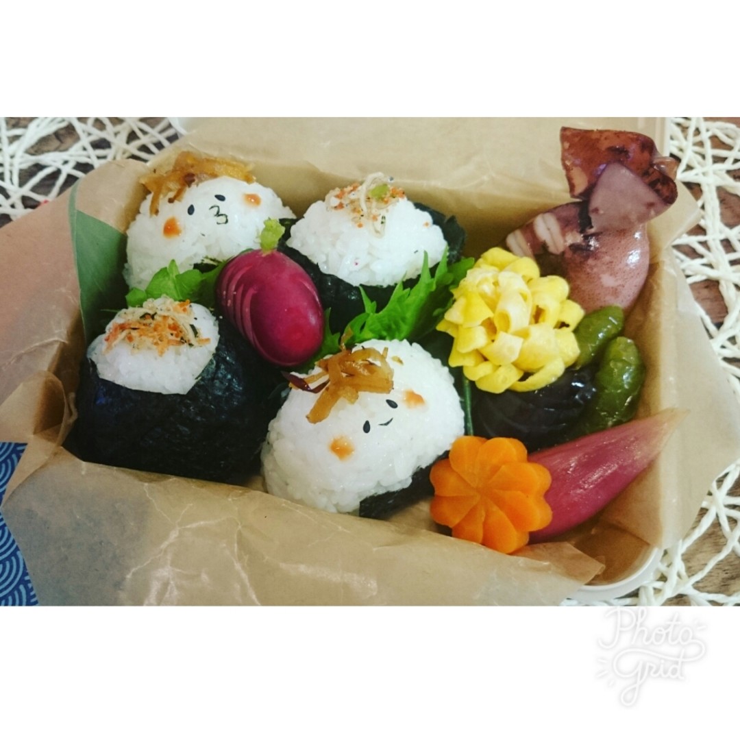 小さな４つのおにぎり弁当♪