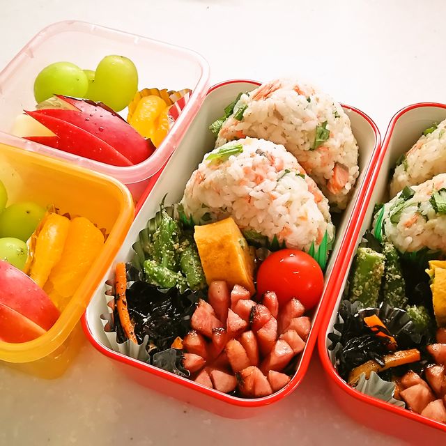 おにぎり弁当