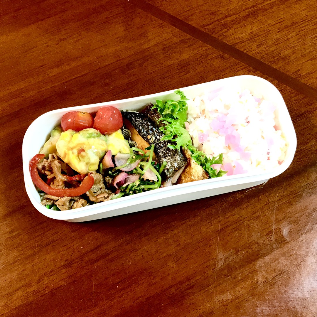お肉とお魚のバランス弁当