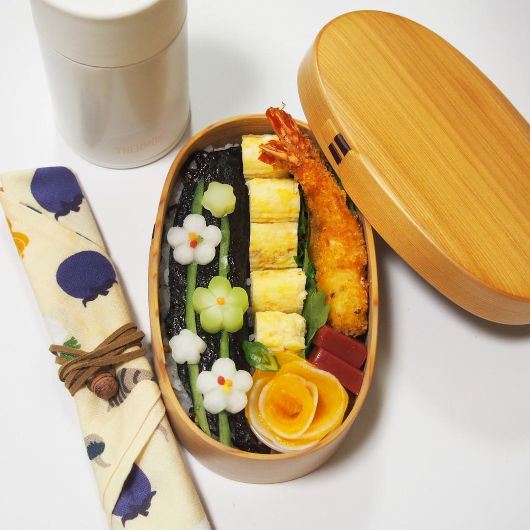 だし巻きのお花弁当