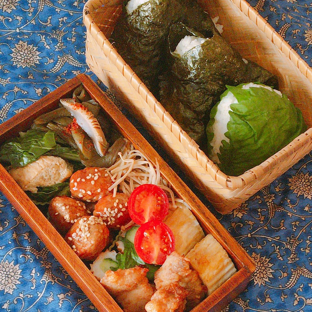 おにぎりと和食弁当