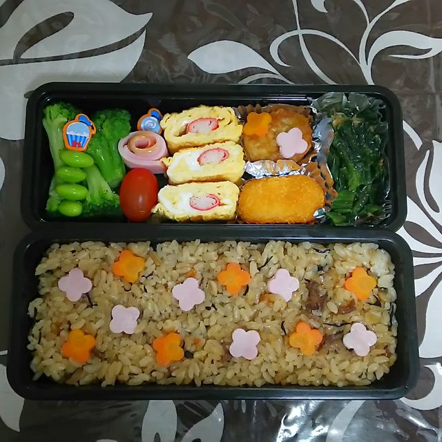 鶏肉とひじきの炊き込みごはん弁当