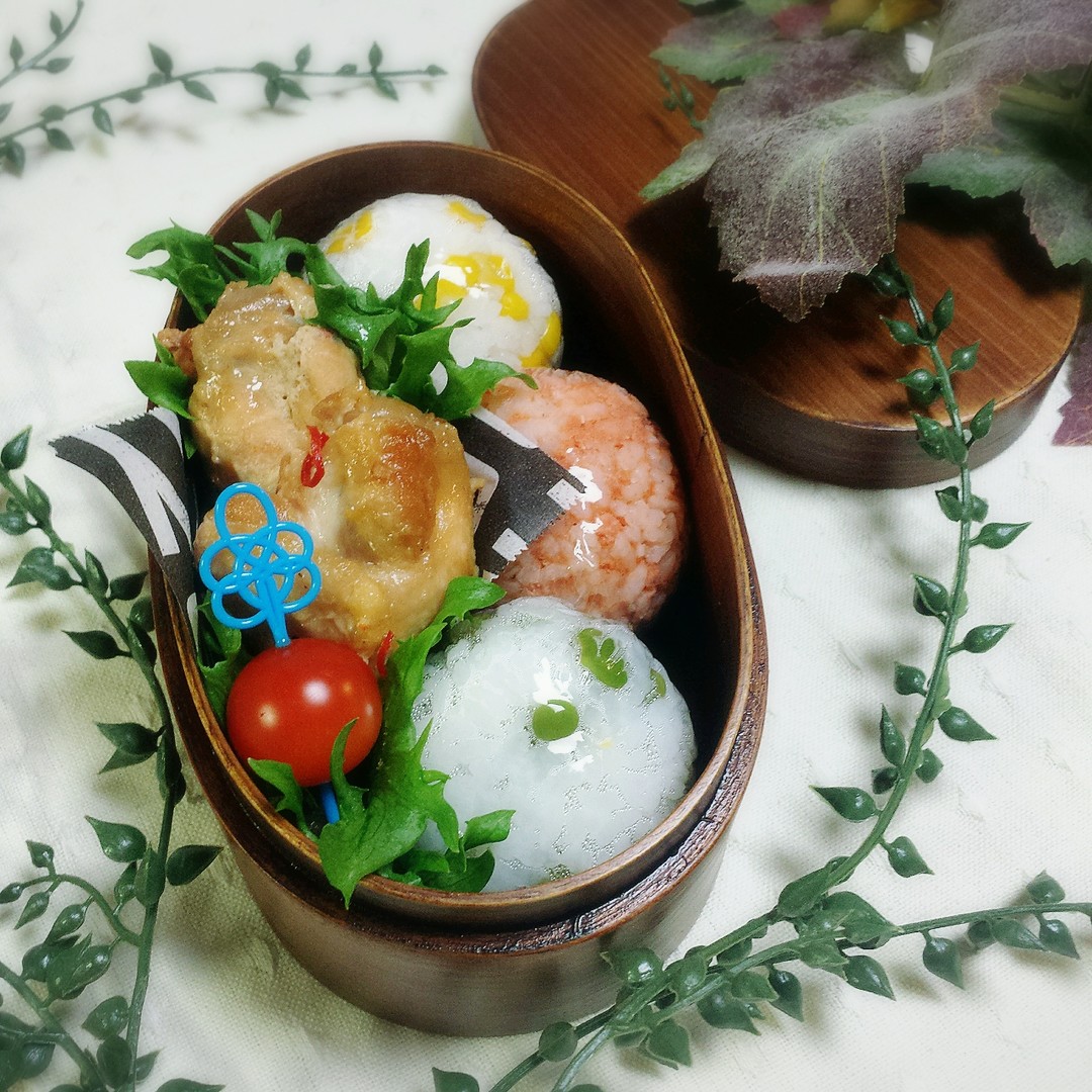 三味のおむすび弁当