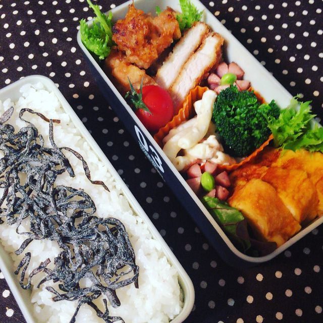 トンカツと唐揚げ弁当 受験に勝つようにと。見事に勝ちましたよ！