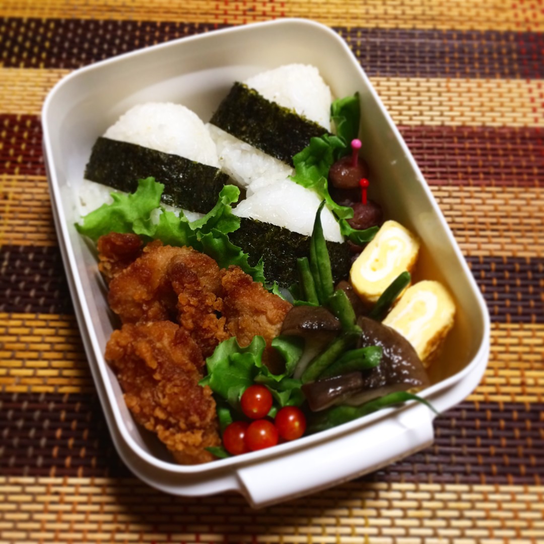 おにぎりとから揚げ