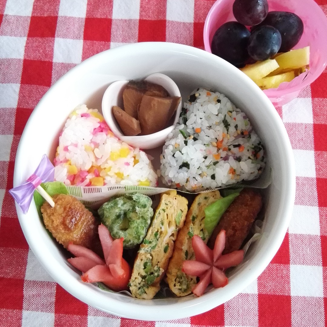 さんかくおにぎりお弁当