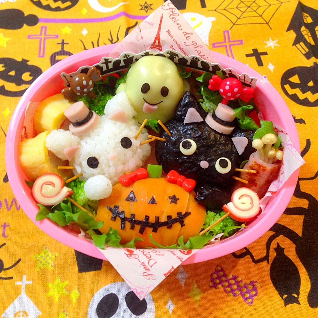 ハロウィン弁‼︎白猫ちゃんと黒猫ちゃん♡